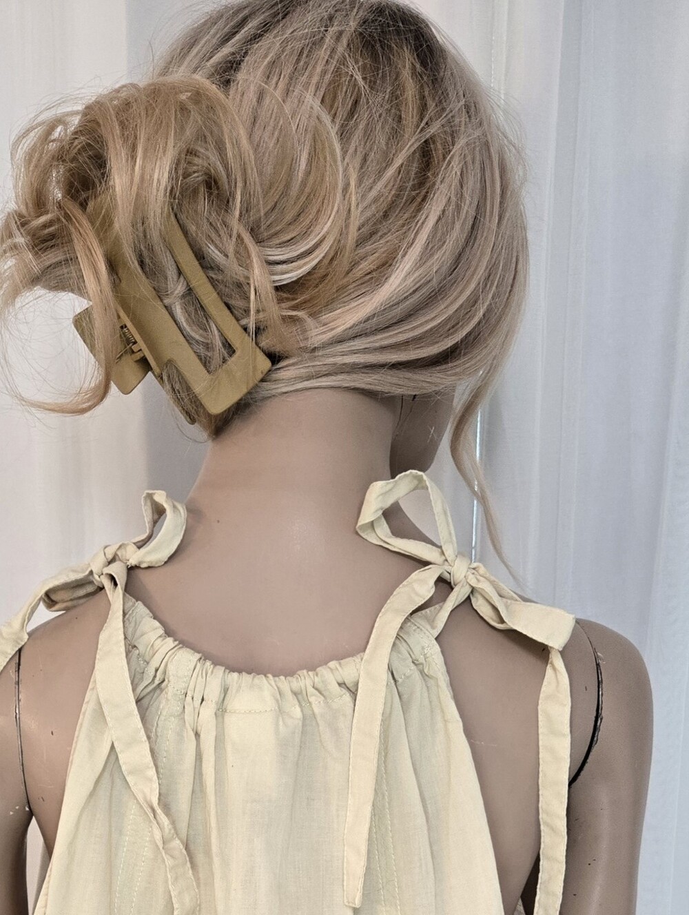 H&M Cream Tie-Shoulder Sleeveless Top. Brand New With Tags. 100% Cotton. - Picture 3 of 7